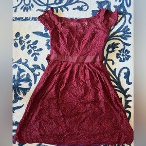 Waters & Watters Maroon/Burgundy lace dress.  Size 6